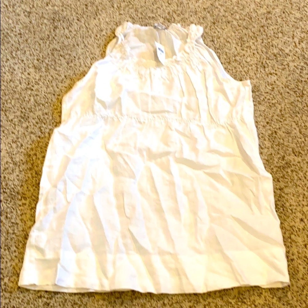 Gap Outlet Linen Tank NWT